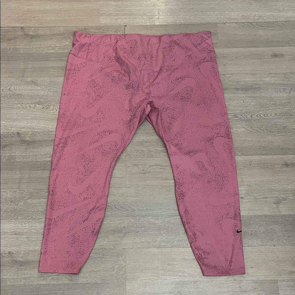 Nike womens 3x Leggings in Vibrant Pink